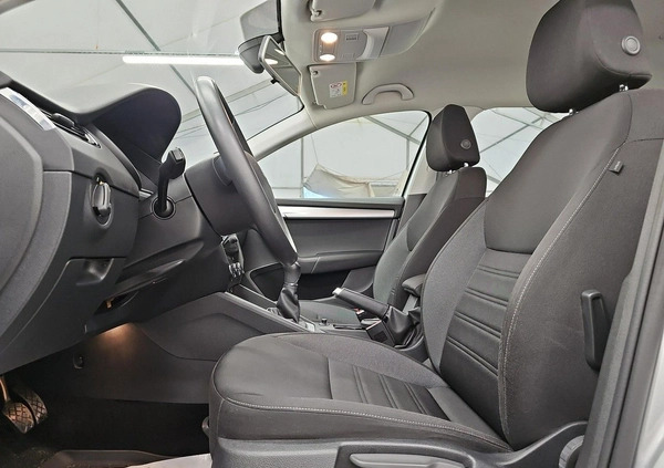 Skoda Octavia cena 63500 przebieg: 102129, rok produkcji 2019 z Milanówek małe 352